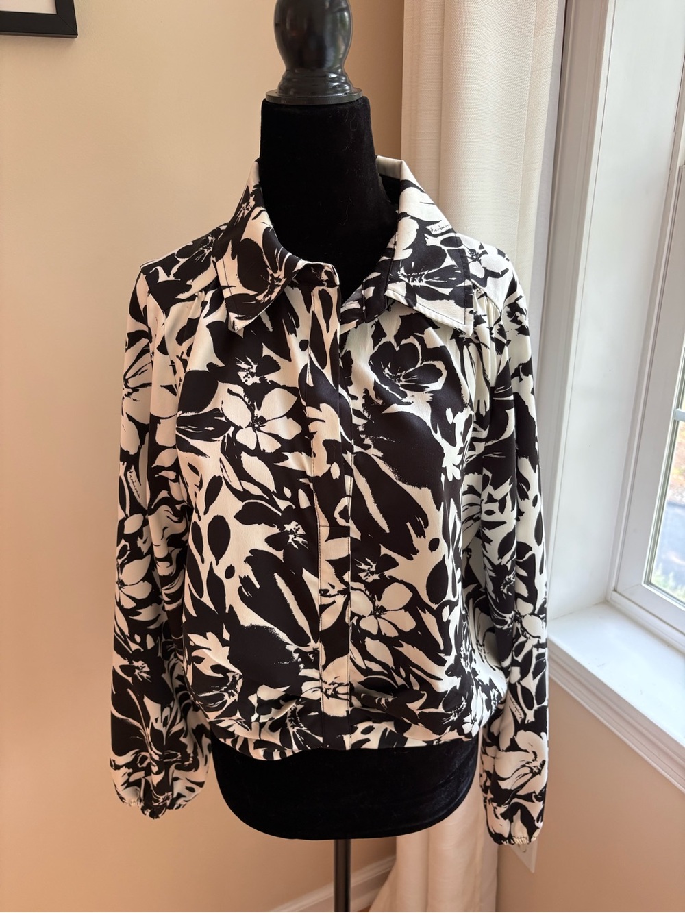 Rachel Zoe Black and White Floral Button-Front Blouse Sz Med